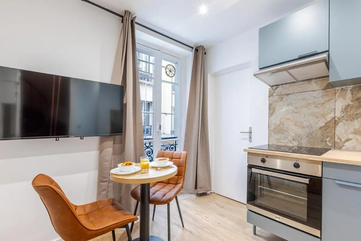 Appartamento Nid Douillet Pour Deux Coeur Du 19E Arrondissement Parigi