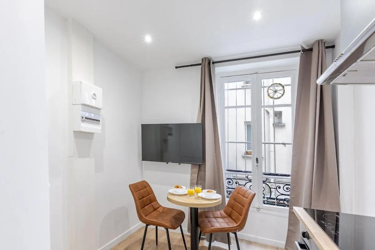 Nid Douillet Pour Deux Coeur Du 19E Arrondissement Apartment Paris 0*,  France